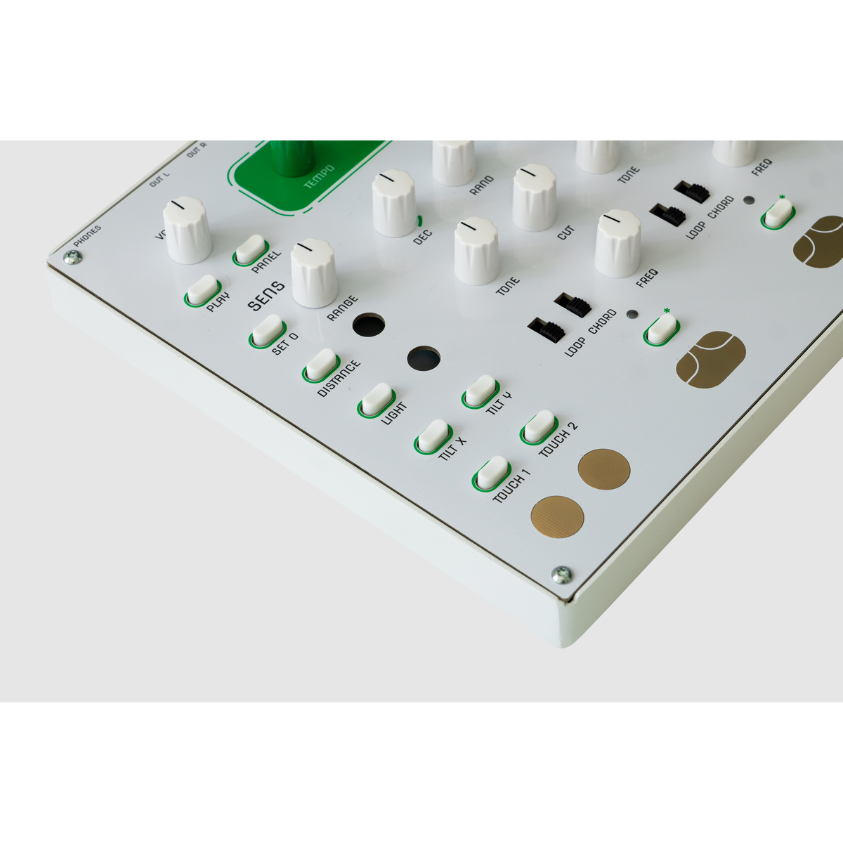 Gros plan sur les boutons des capteurs, les boutons de voix et les pads tactiles du HUM 2